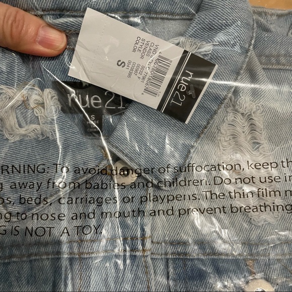 NWT women’s jean jacket - Picture 10 of 11